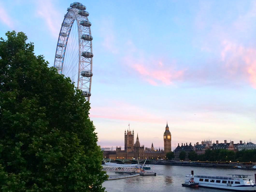 Coucher de soleil coloré sur la southbank