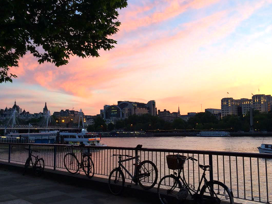 Coucher de soleil coloré sur la southbank