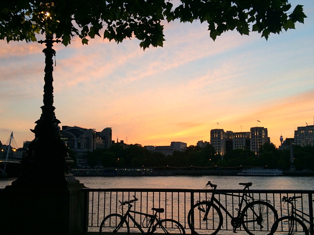 Coucher de soleil coloré sur la southbank