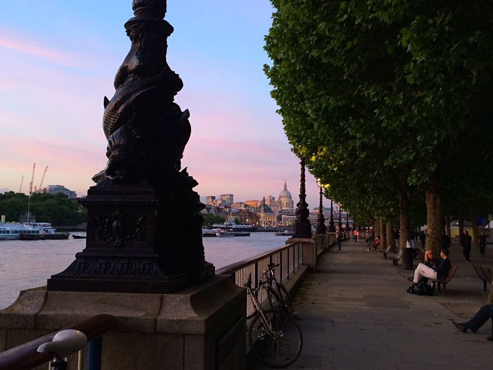 Coucher de soleil coloré sur la southbank