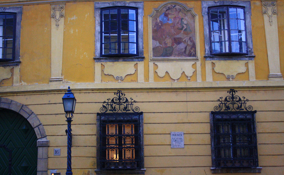 Façade jaune budapest