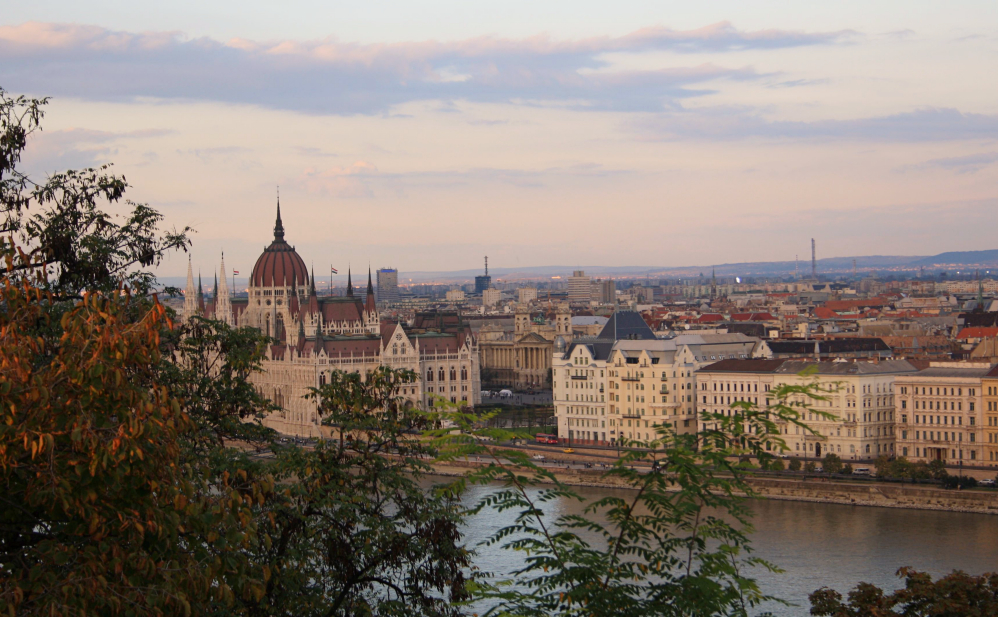 Parlement depuis Buda