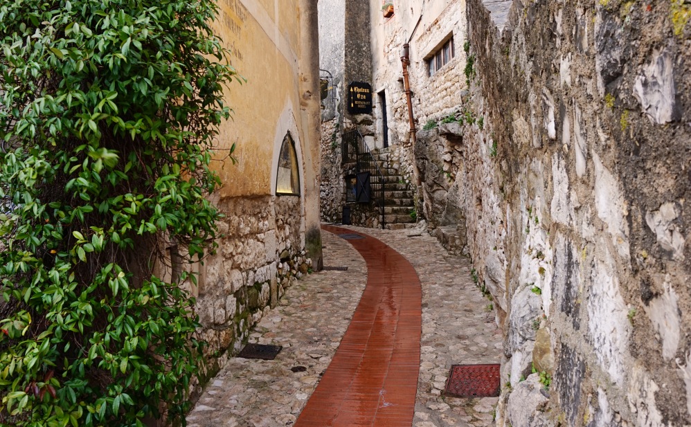 Eze ruelle